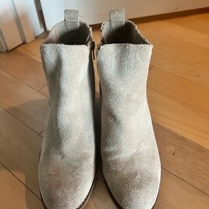 Taupe Crown Vintage booties